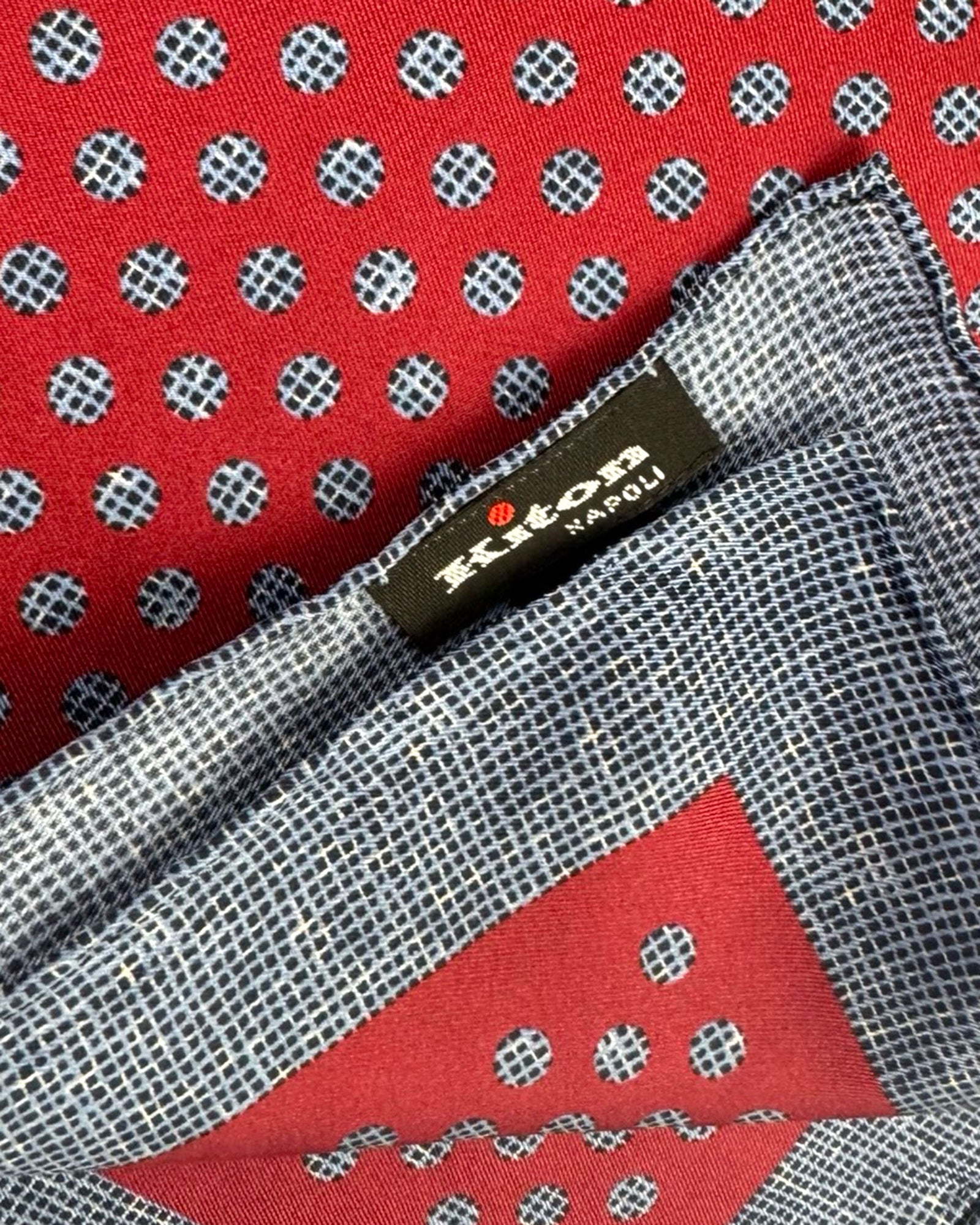 Hankie Red Dots Kiton
